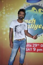 Remo D Souza on the sets of Nach Baliye 5 in Filmistan, Mumbai on 15th Jan 2013 (31).JPG